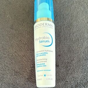 Bioderma Hydrabio Serum - Blue and White